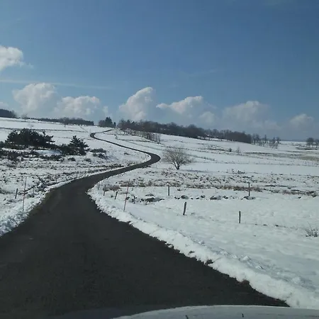 Maison De Famille Au Plateau Du Mezenc بيت للعطل *