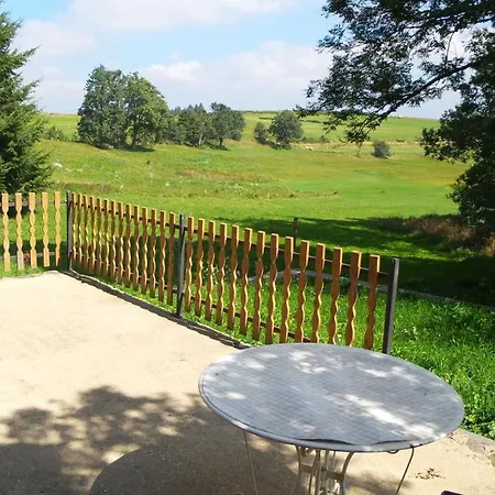 Maison De Famille Au Plateau Du Mezenc Feriehus Les Vastres
