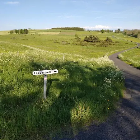 Maison De Famille Au Plateau Du Mezenc بيت للعطل *